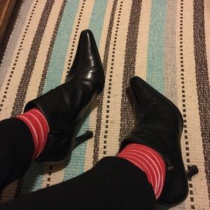 Black Leather Nine West booties-7M